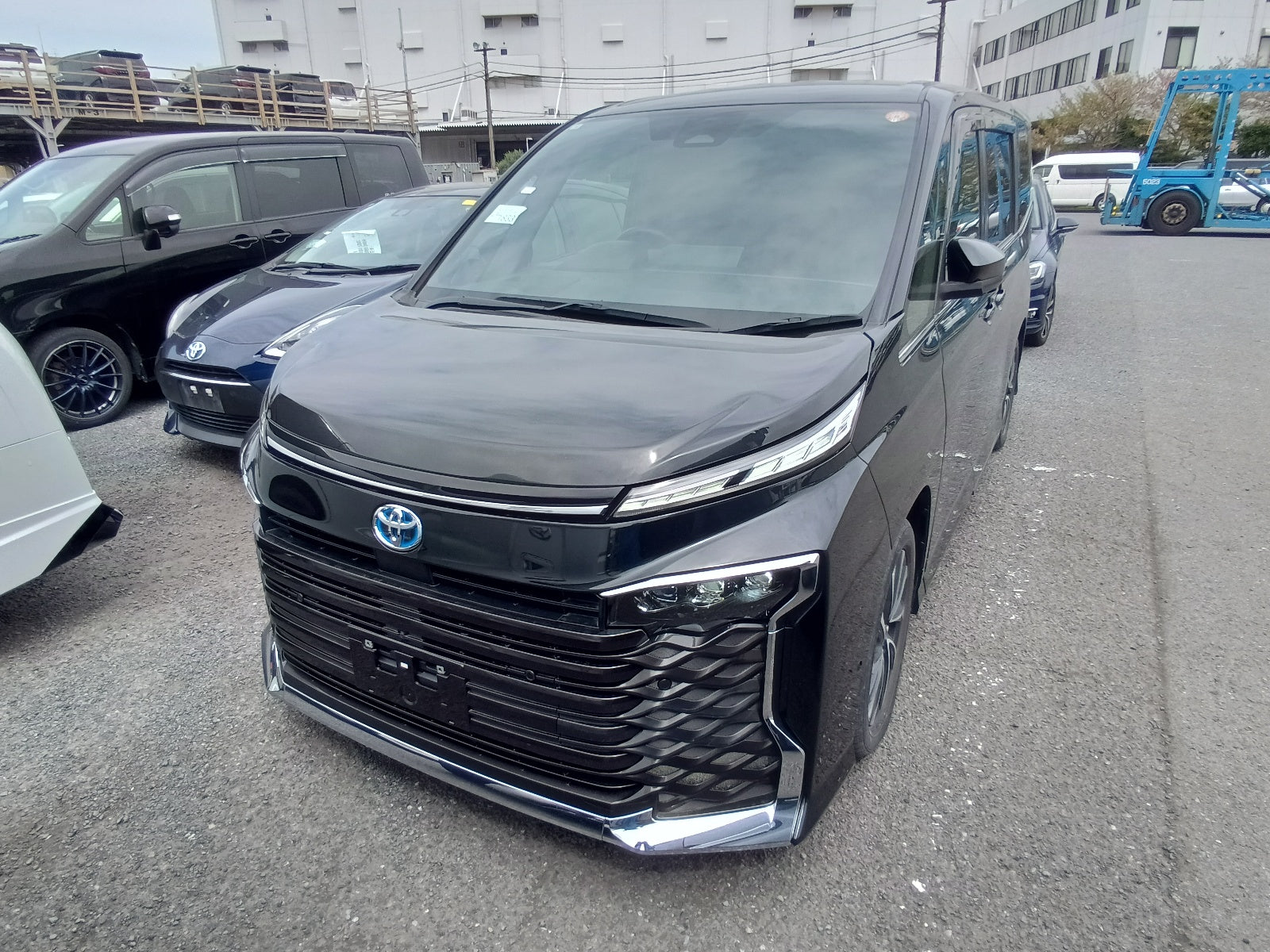 TOYOTA VOXY-2022  BLACK