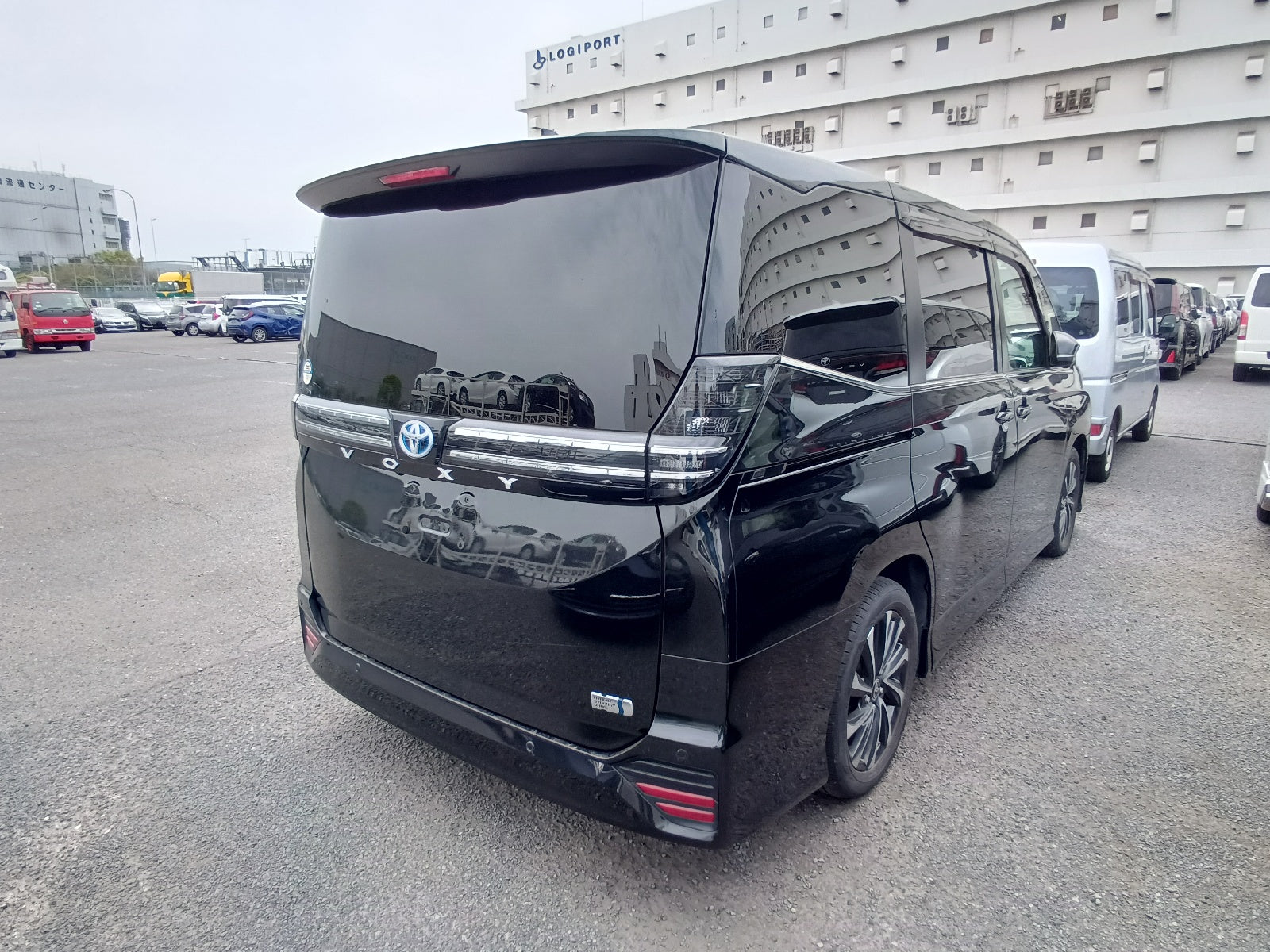 TOYOTA VOXY-2022  BLACK