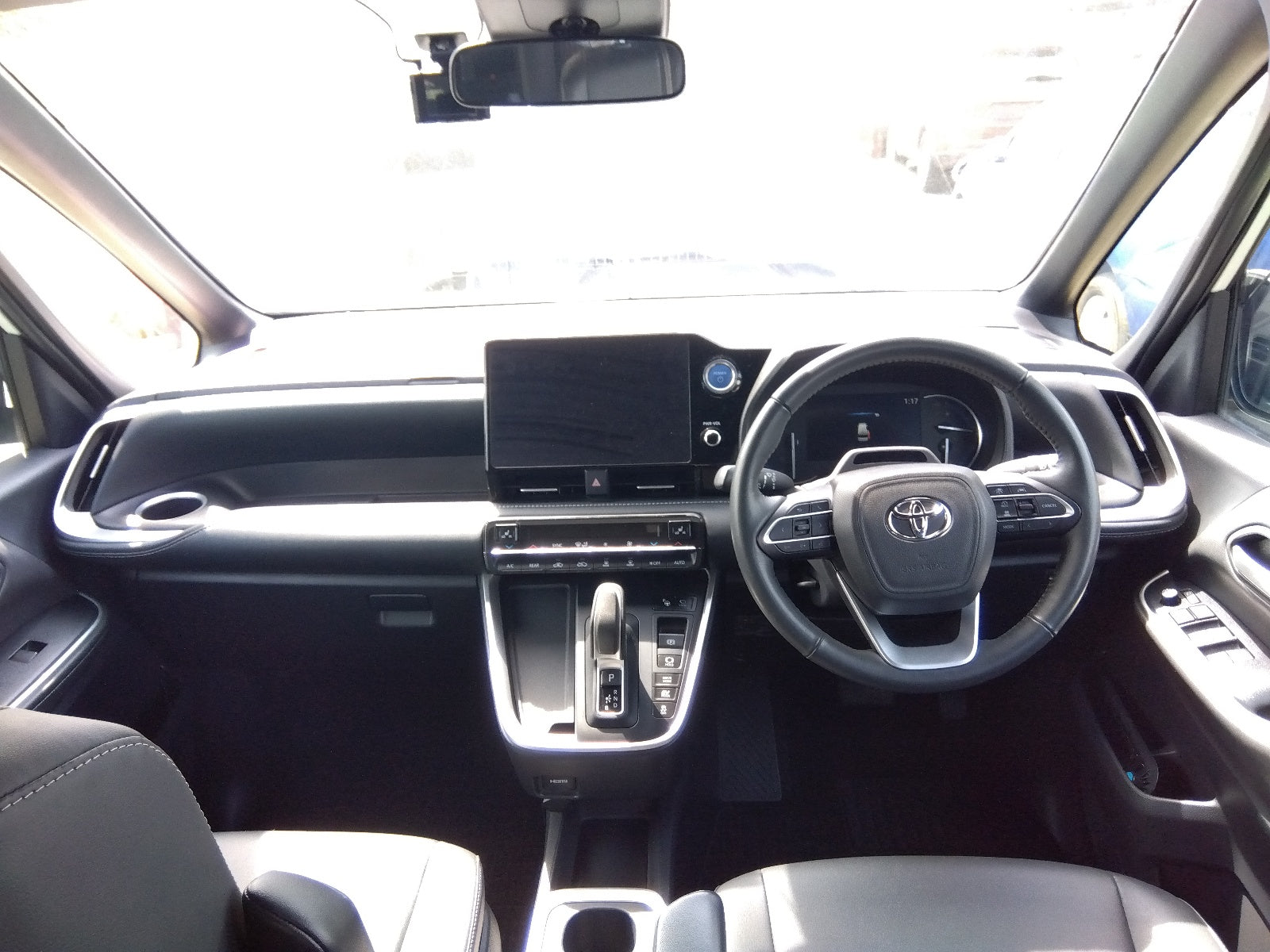 TOYOTA NOAH-HYBRID S-Z PACKAGE- 2022