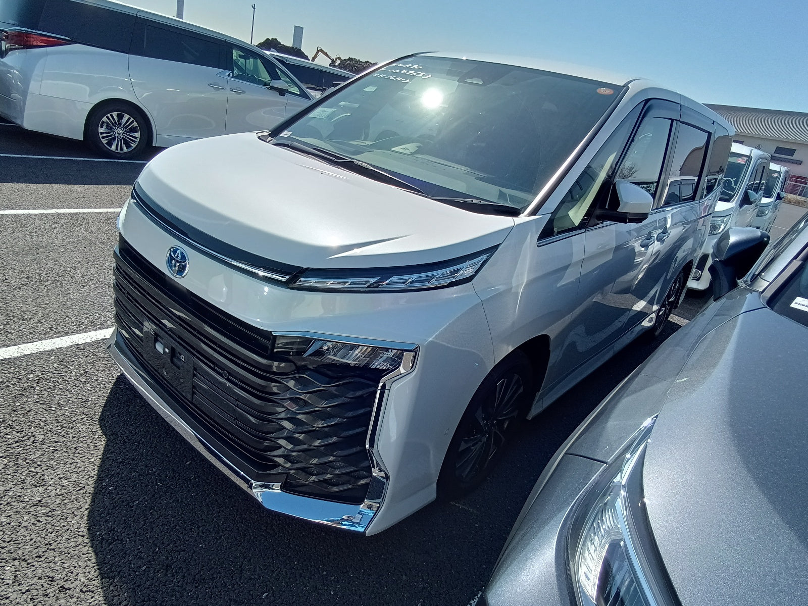 TOYOTA VOXY-2022-Hybrid-S Z WHITE