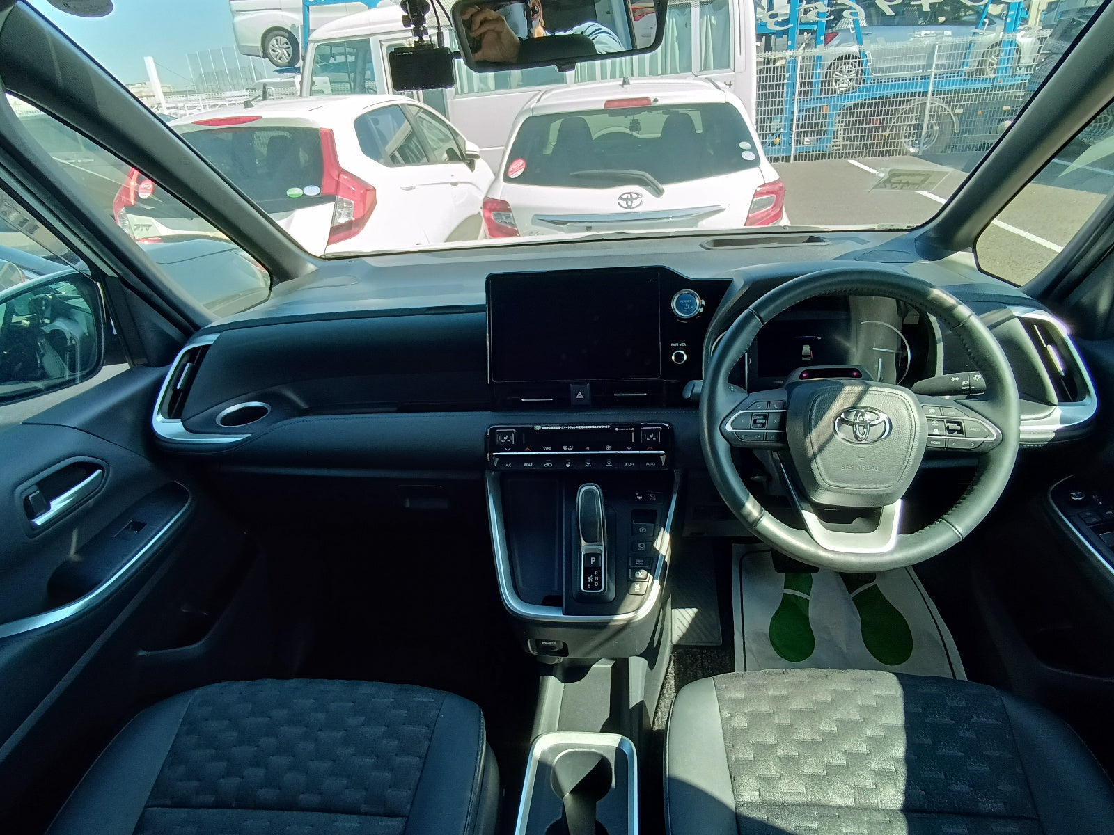 TOYOTA VOXY-2022-Hybrid-S Z WHITE