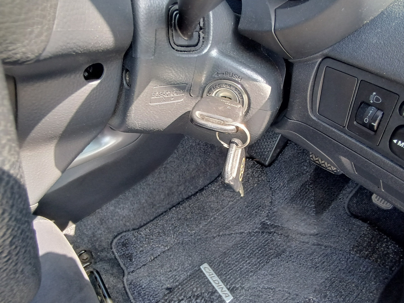 TOYOTA CALDINA 2005 WHITE