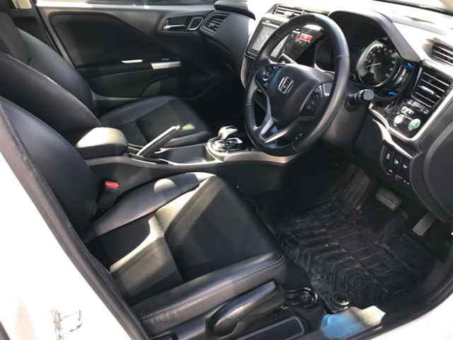 TOYOTA SIENTA-HYBRID-2019