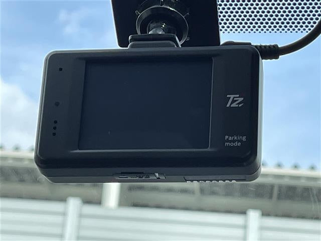 TOYOTA ESQUIRE-GI PREMIUM PACKAGE BLACK TAILOR DO -2020