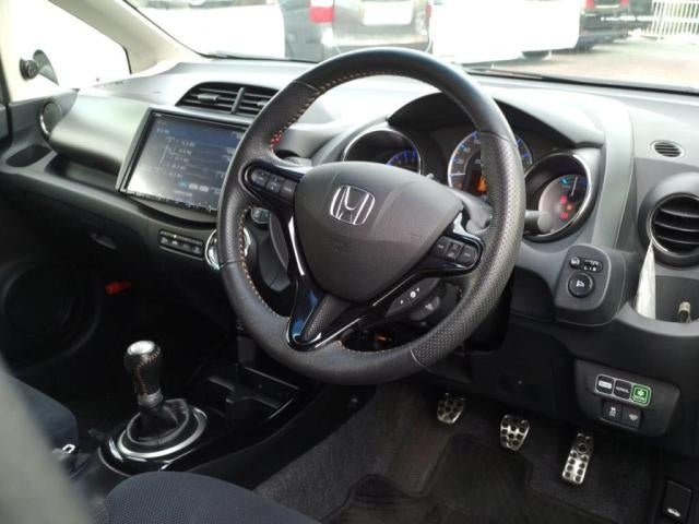 HONDA FIT-HYBRID RS -2012