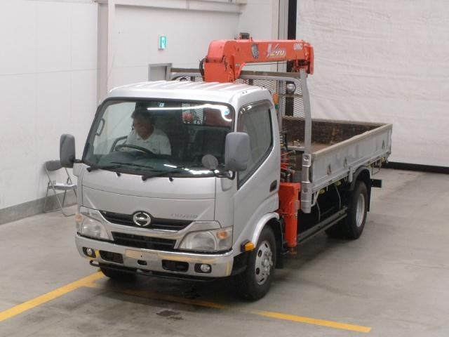 HINO DUTRO-CRANE ATTACHING -2011