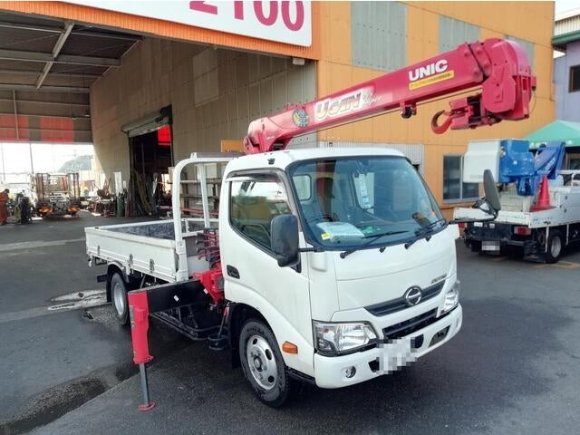 HINO DUTRO-CRANE ATTACHING -2017