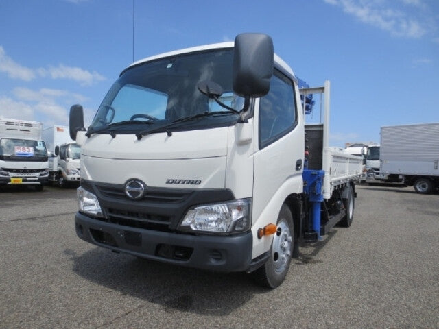 HINO DUTRO-CRANE ATTACHING -2016