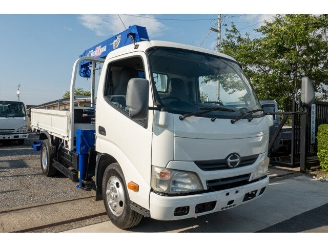 HINO DUTRO-CRANE ATTACHING -2011