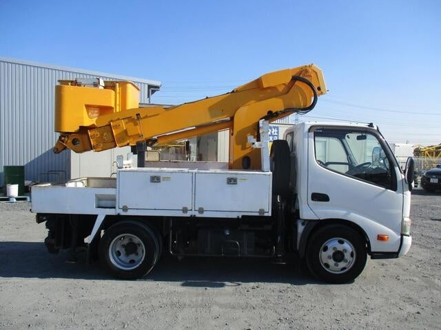 HINO DUTRO-HIGH PLACE OPERATION CAR -2012