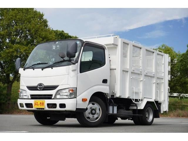 HINO DUTRO-1.6T FLAT DECK LOW FLOOR DEEP FLAP -2016