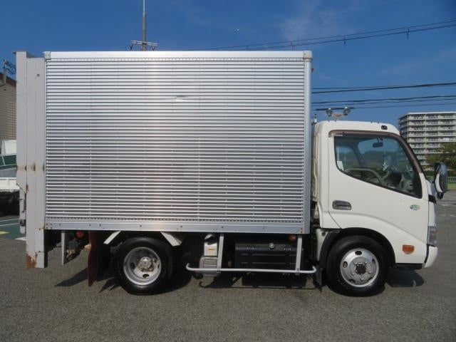 HINO DUTRO-H22 YEAR 2.7 TON ALUMINUM VAN IS -2010